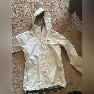 Women’s size XS Patagonia lightweight windbreaker/raincoat